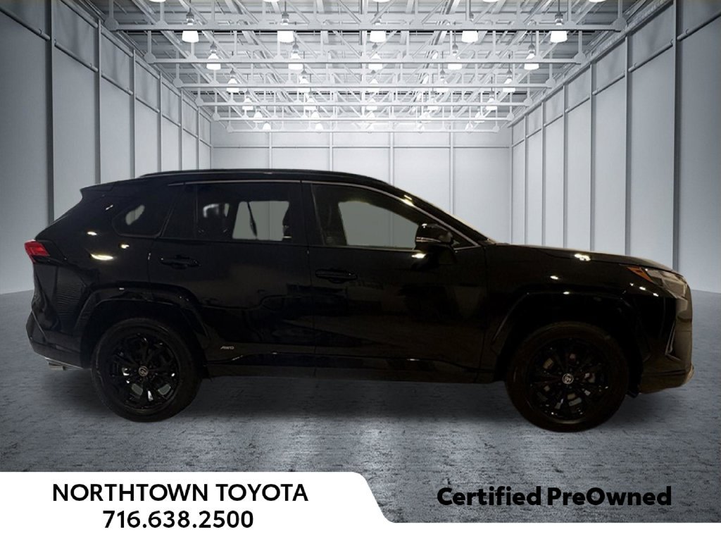 Used 2023 Toyota RAV4 SE w/ SE Grade Weather Package AWD/4WD image 3