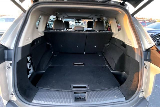 Used 2022 Nissan Rogue Platinum w/ Head-Up Display Package image 21
