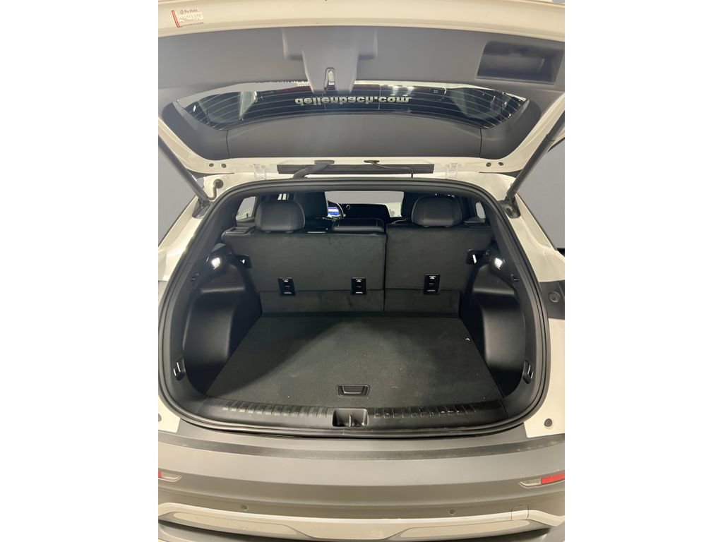 Used 2024 Chevrolet Blazer EV LT AWD/4WD image 15