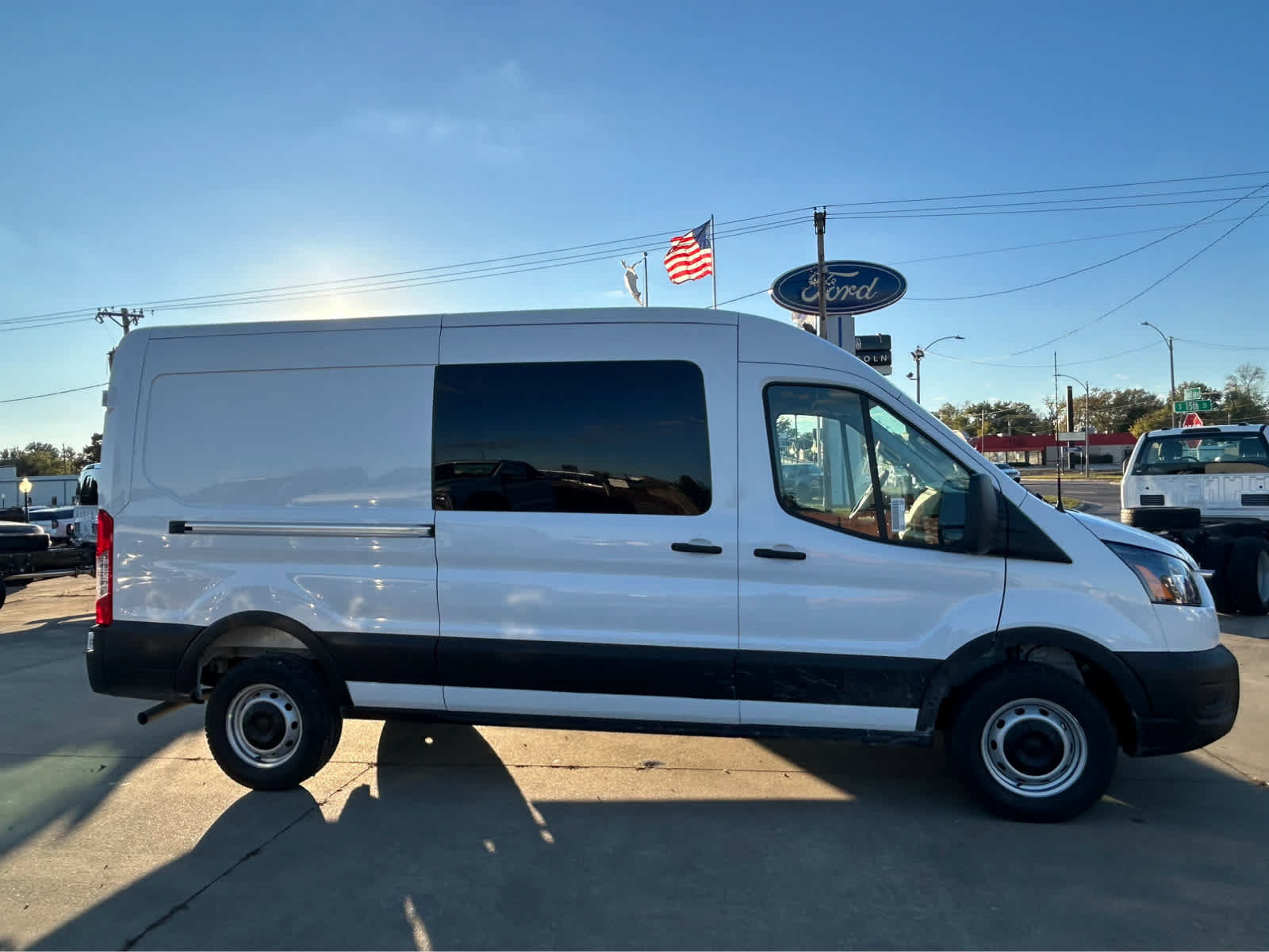 New 2026 Ford Transit 250 148 Medium Roof w/ Load Area Protection Package RWD image 4