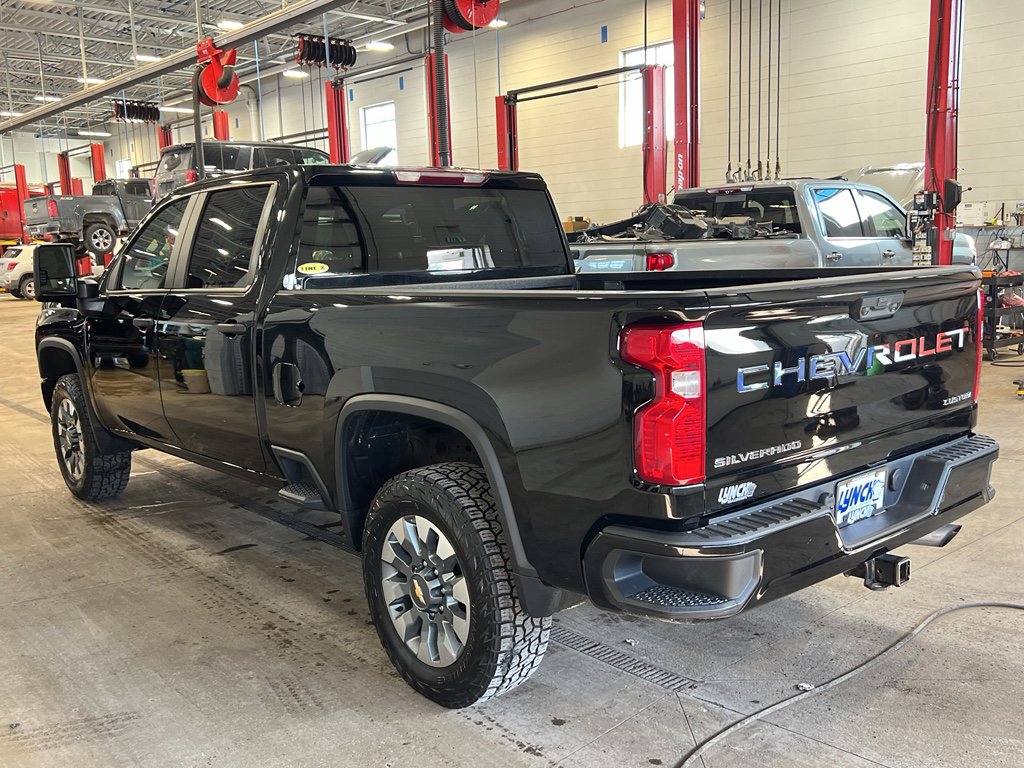 Used 2023 Chevrolet Silverado 2500 Custom w/ Custom Convenience Package image 2