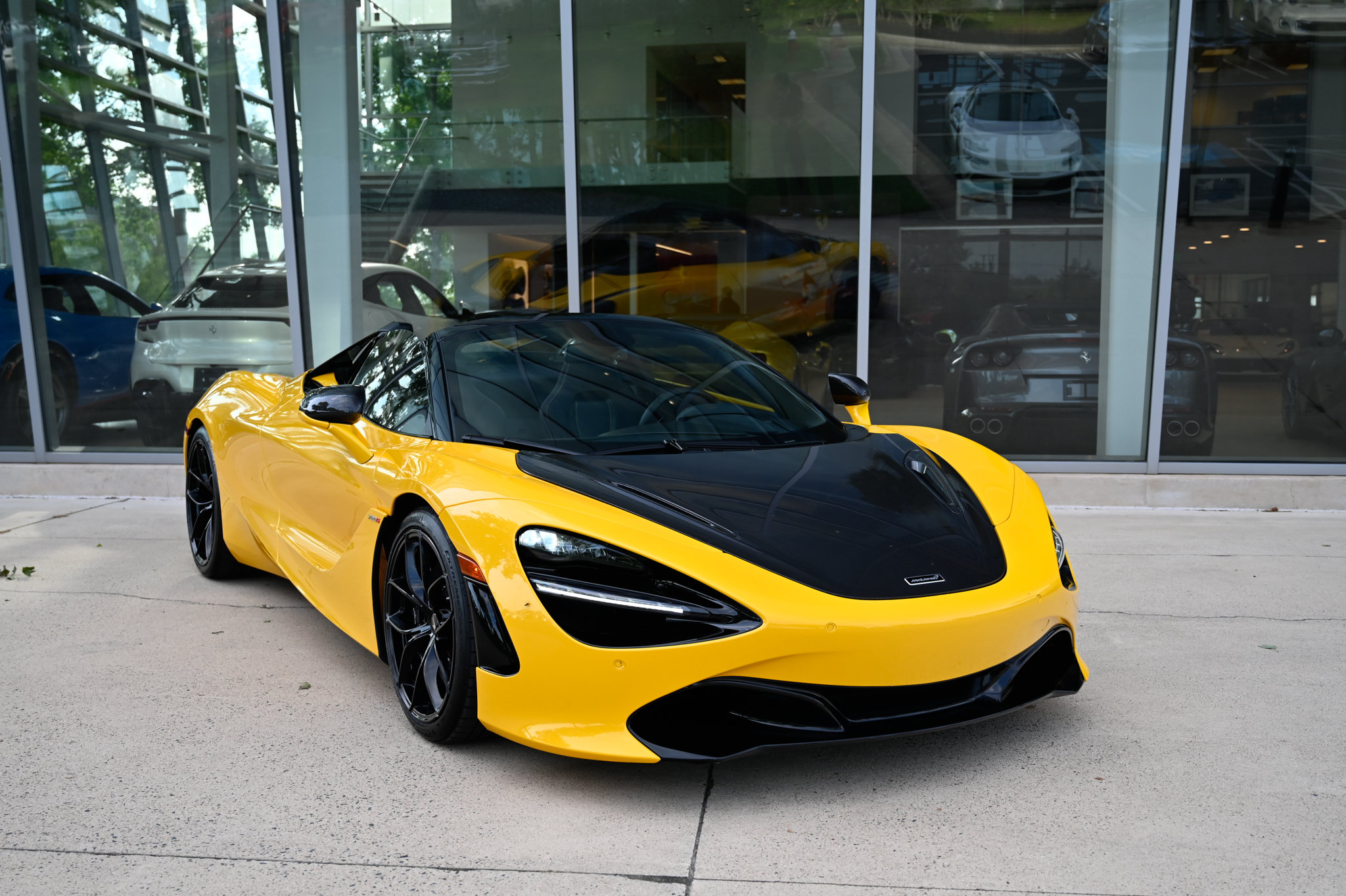 Used 2020 McLaren 720S Performance RWD image 21
