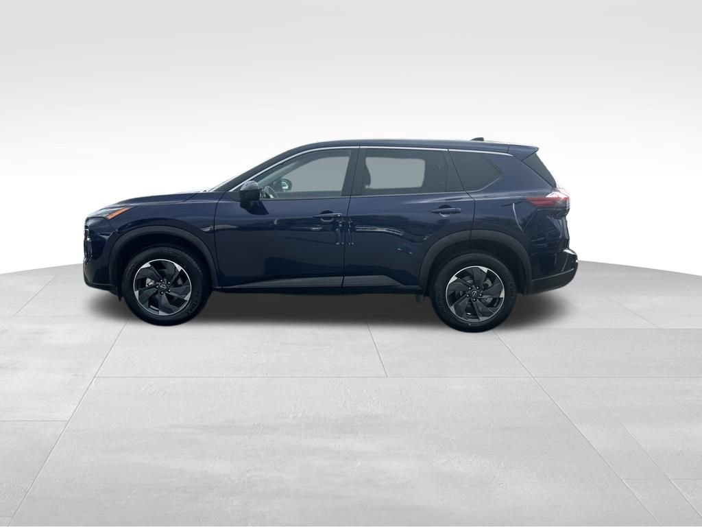 Used 2024 Nissan Rogue SV image 4