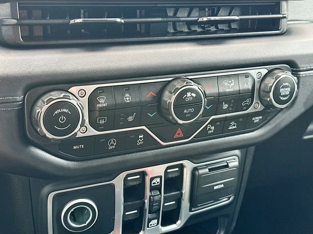 Used 2024 Jeep Wrangler Sahara w/ Technology Group image 16