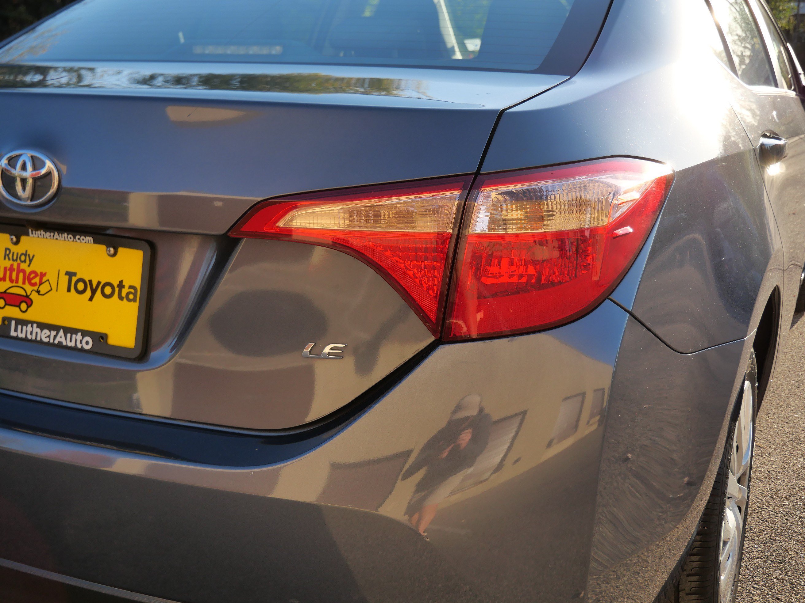 Certified 2019 Toyota Corolla LE FWD image 17