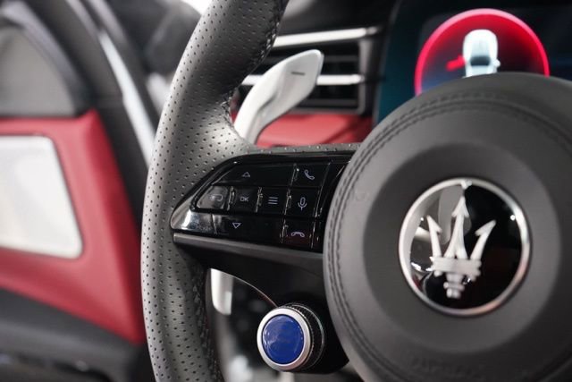 Used 2025 Maserati Grecale Modena AWD/4WD image 20