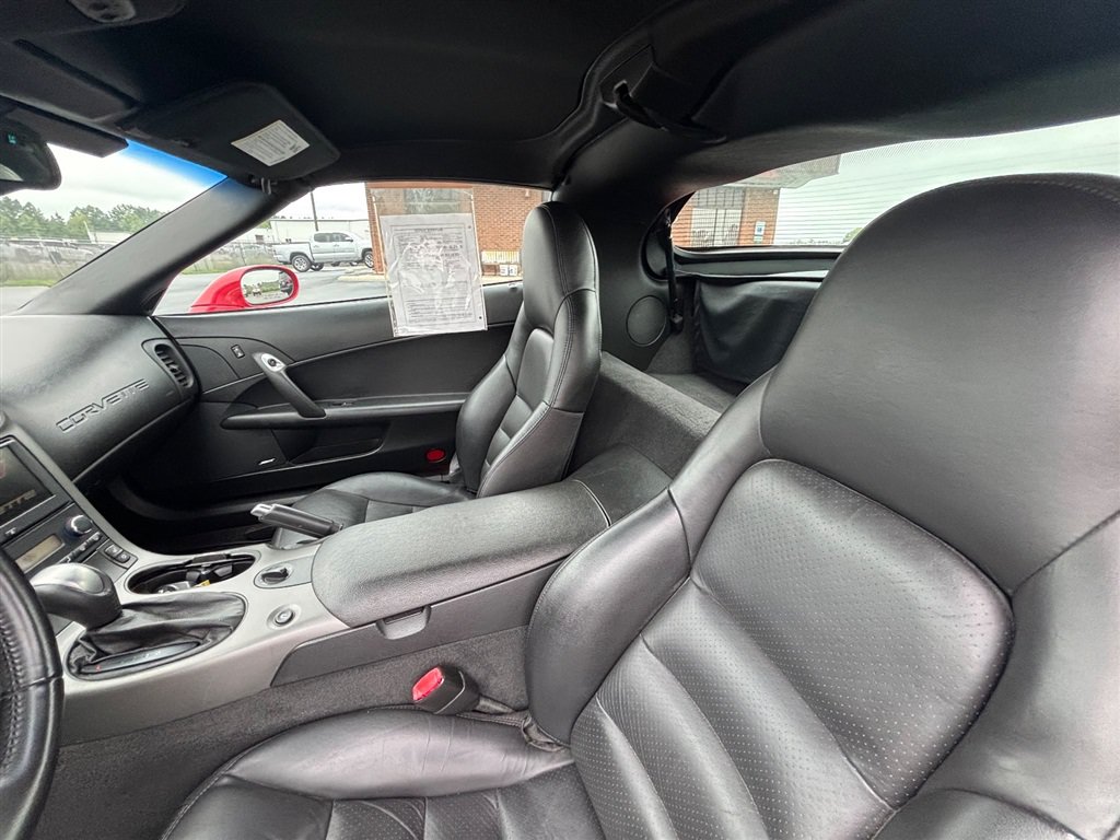 Used 2007 Chevrolet Corvette Coupe w/ Preferred Equipment Group RWD image 18
