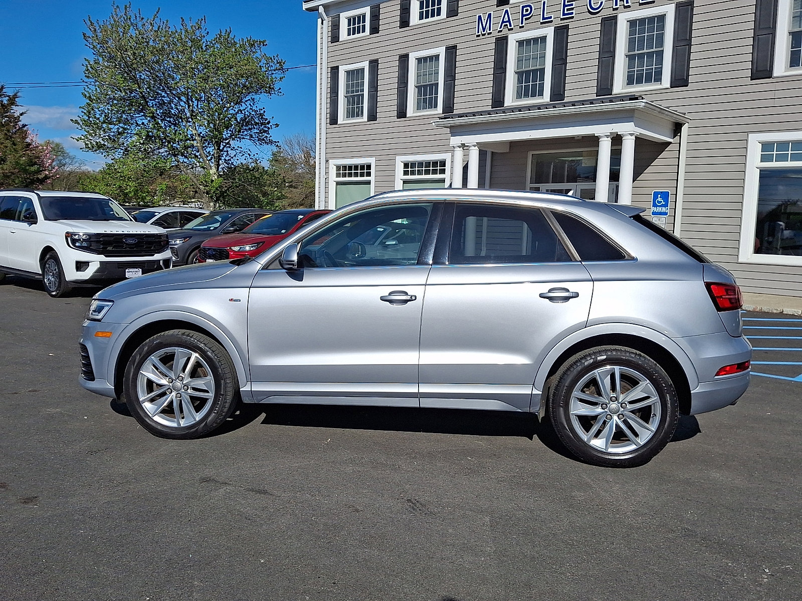 Used 2018 Audi Q3 2.0T Premium Plus w/ Premium Plus Package AWD/4WD image 8