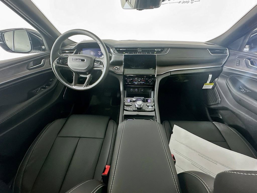 New 2025 Jeep Grand Cherokee Overland w/ Luxury Tech Group IV image 9