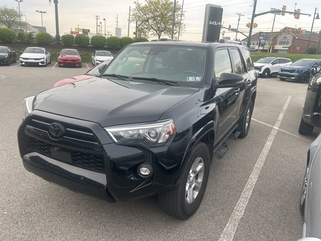 Used 2023 Toyota 4Runner SR5 Premium w/ Moonroof Package AWD/4WD image 3