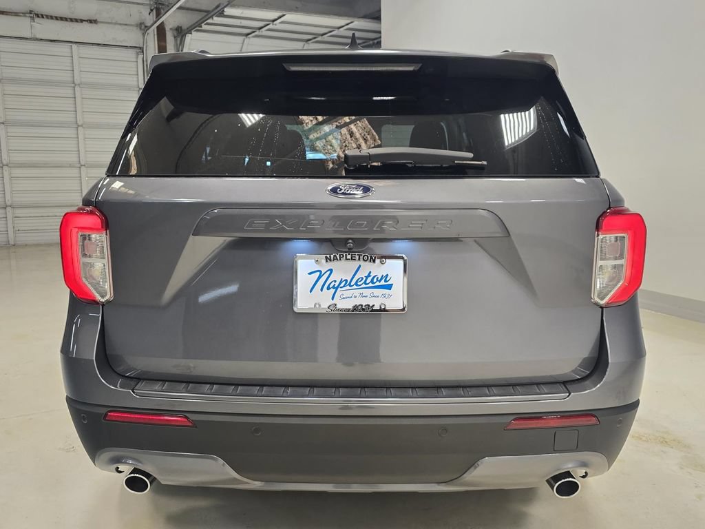 Used 2021 Ford Explorer XLT w/ Equipment Group 202A RWD image 4
