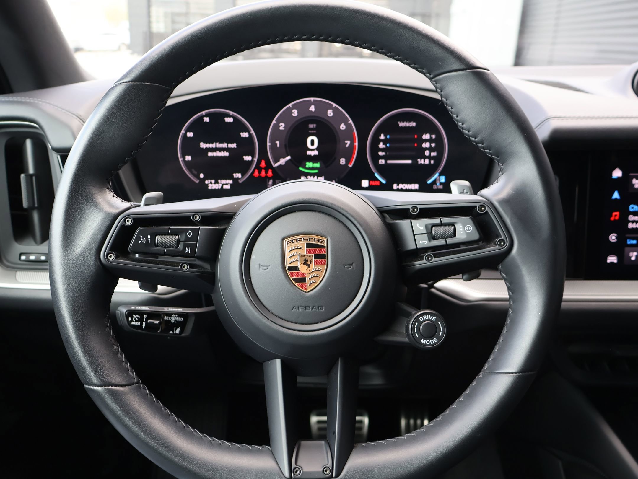 Certified 2025 Porsche Cayenne E-Hybrid image 16