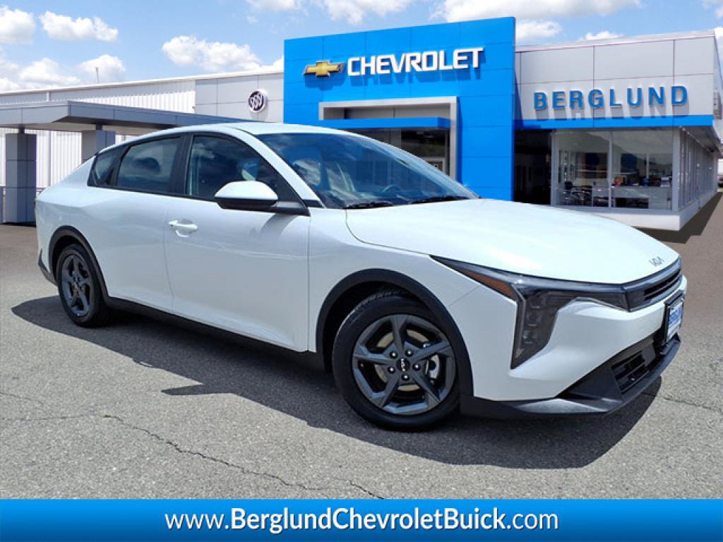 Used 2025 Kia K4 FWD image 1