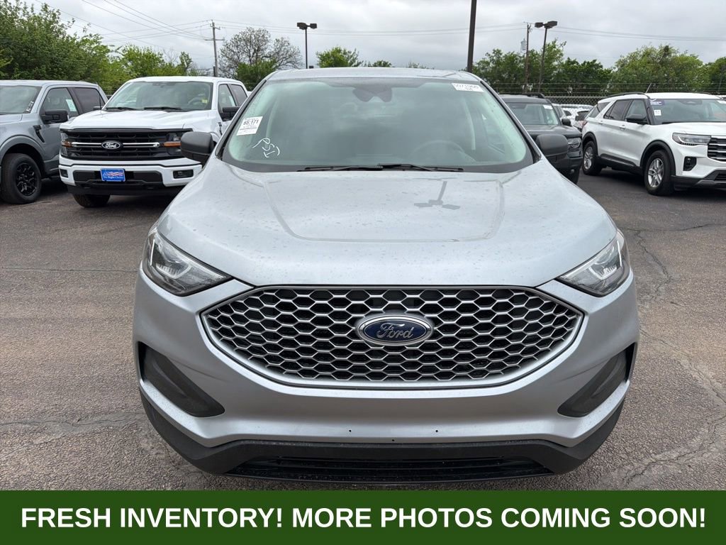 Used 2024 Ford Edge SE image 2