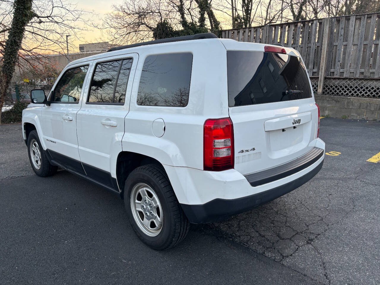 Used 2015 Jeep Patriot Sport w/ Power Value Group AWD/4WD image 8