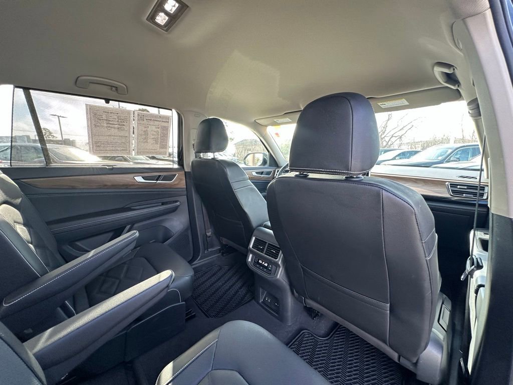 Used 2024 Volkswagen Atlas SE image 29