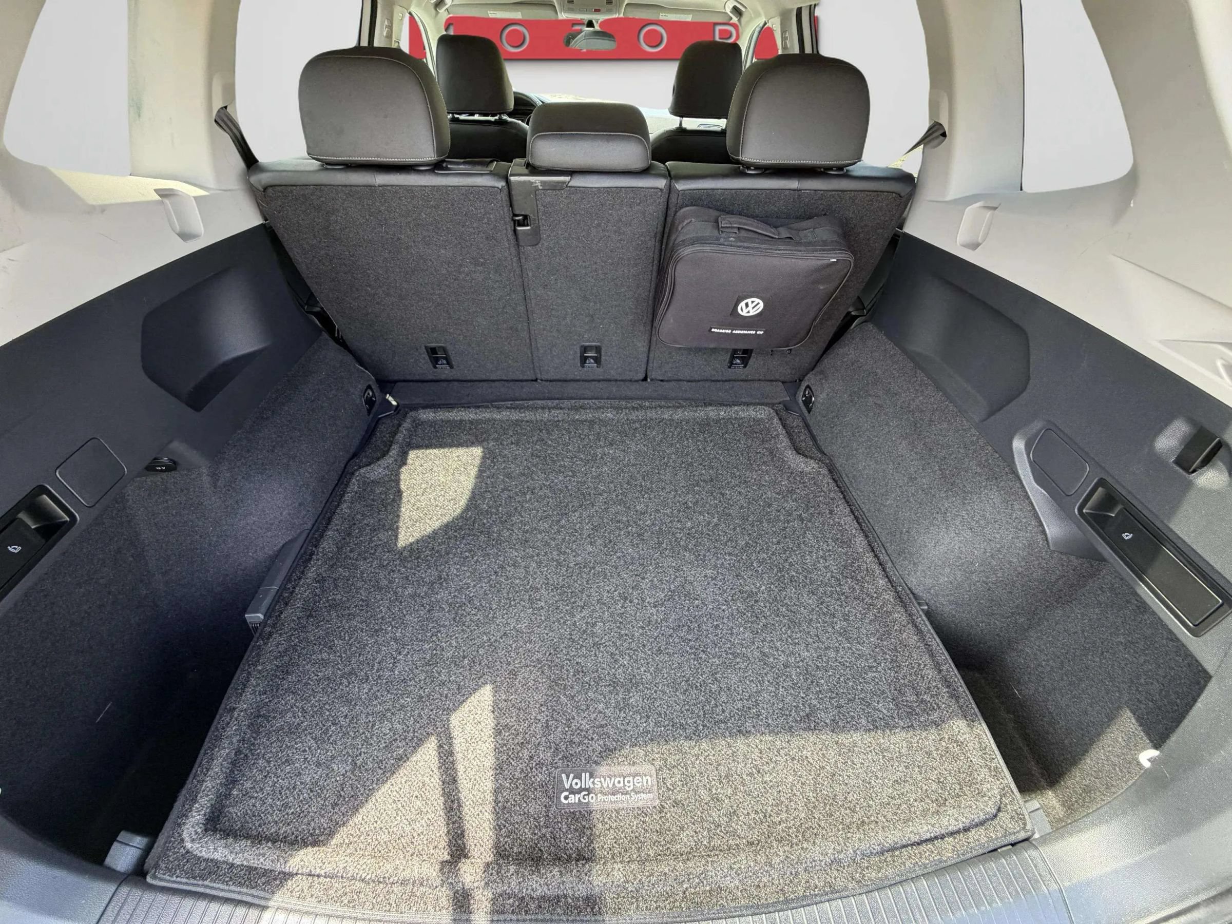 Used 2018 Volkswagen Tiguan SE AWD/4WD image 6