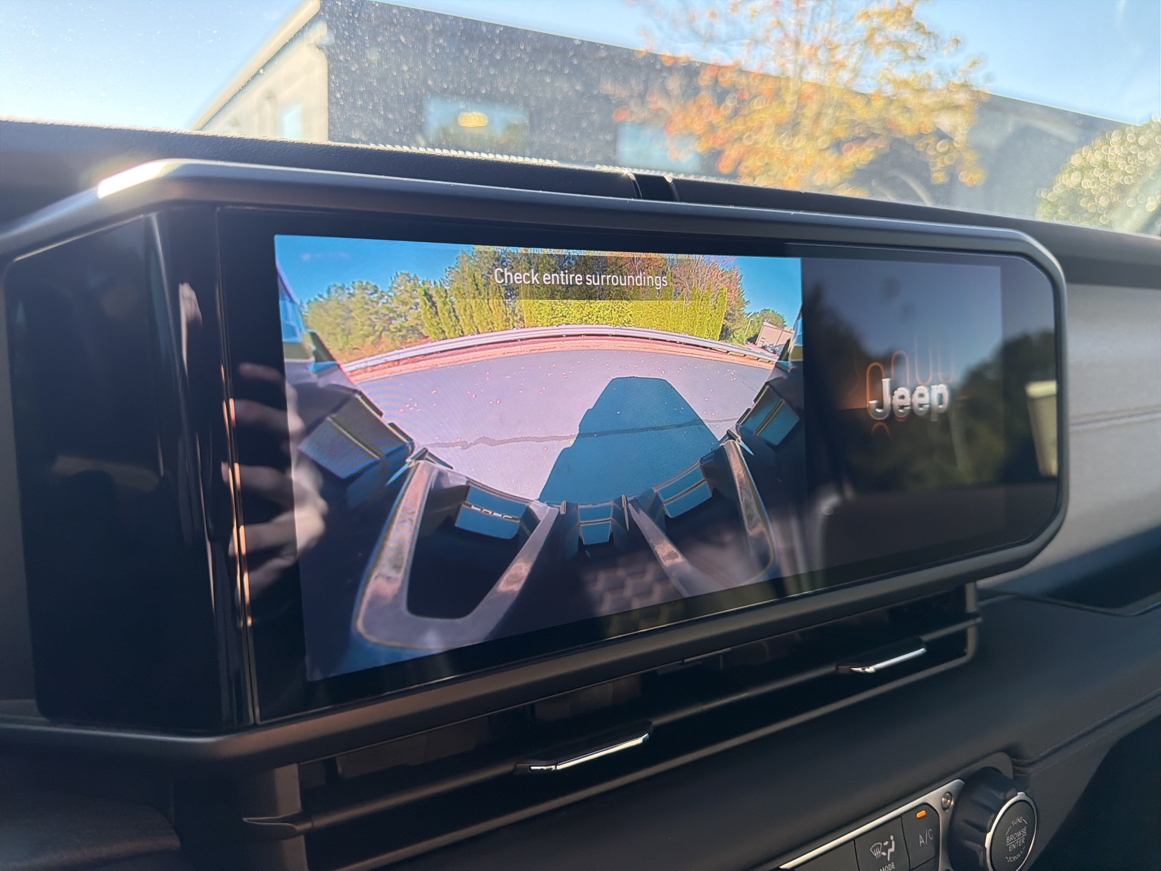 Used 2024 Jeep Wrangler Unlimited Sahara AWD/4WD image 34