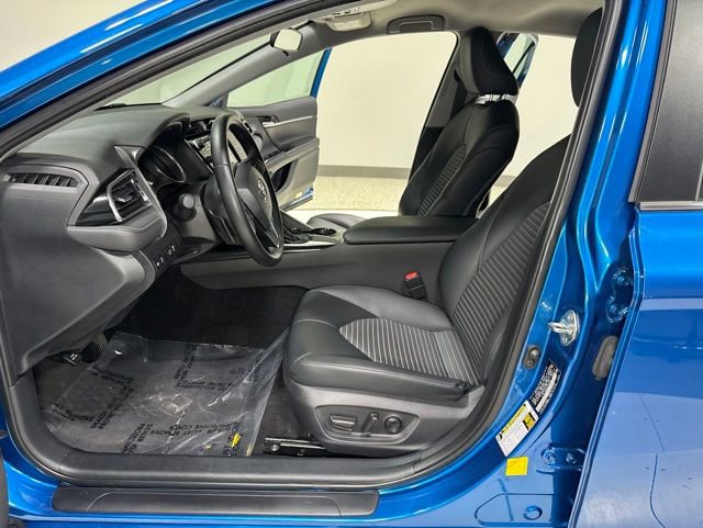 Used 2019 Toyota Camry SE w/ Carpet Mat Package FWD image 12