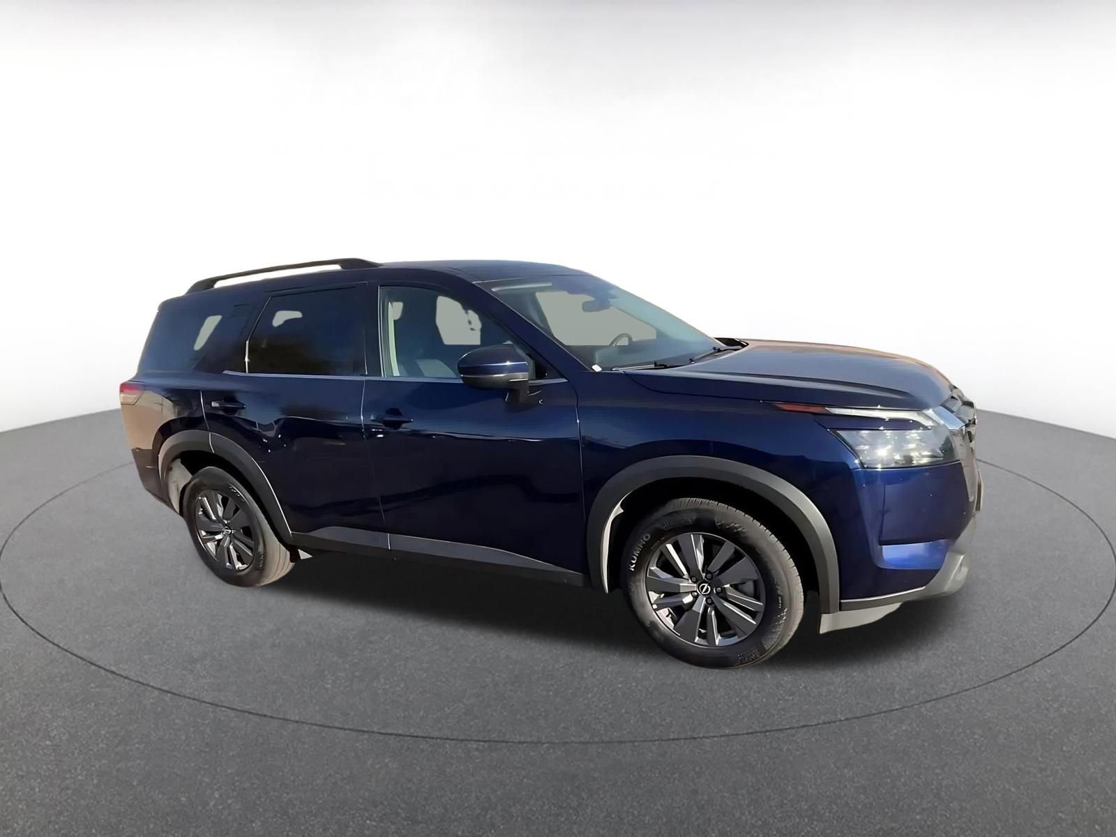 Used 2025 Nissan Pathfinder SV FWD video 2