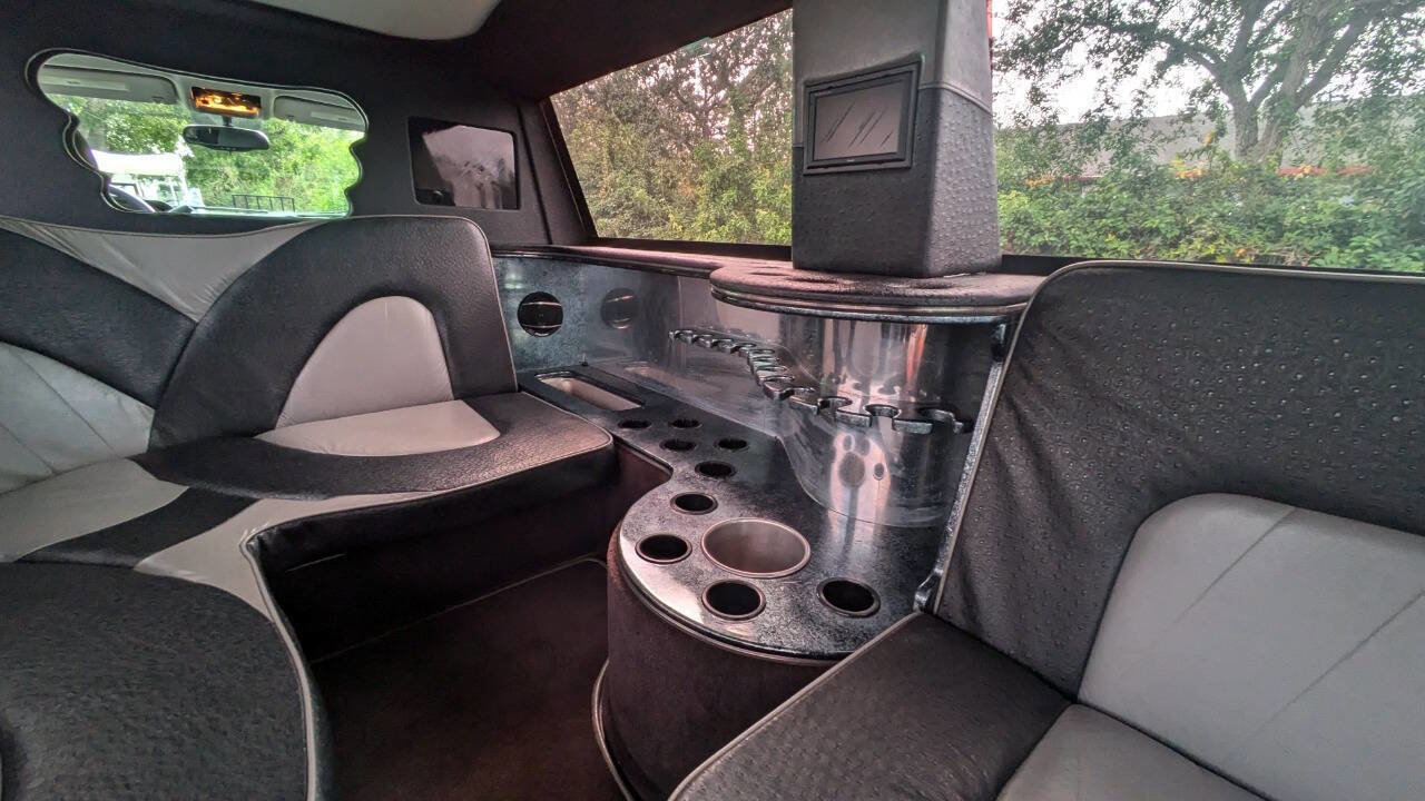 Used 2011 Chevrolet Suburban LS image 11