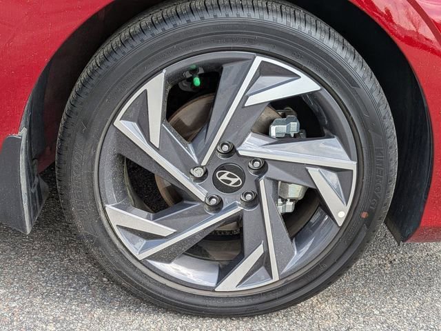 Certified 2025 Hyundai Elantra SEL FWD image 11