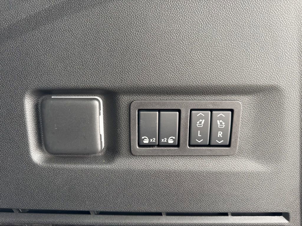 New 2026 GMC Yukon XL Denali image 36