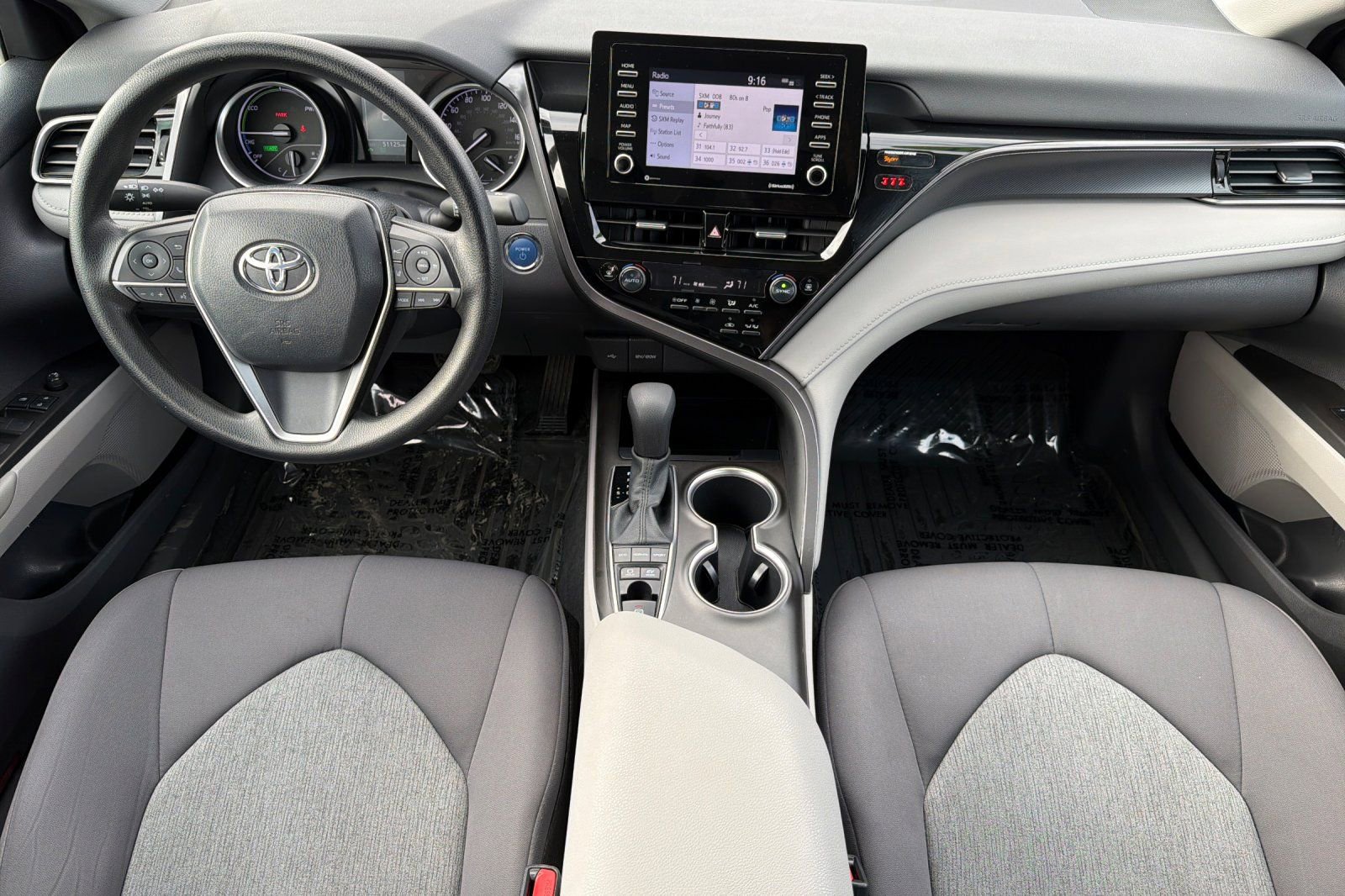 Used 2021 Toyota Camry LE image 10