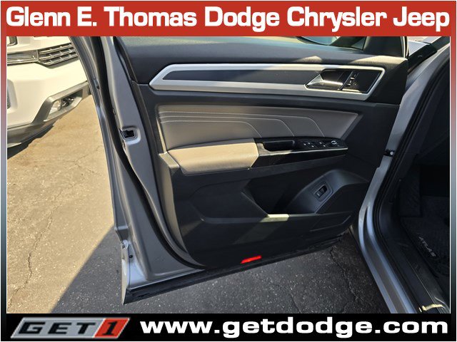 Used 2021 Volkswagen Atlas SE w/ Panoramic Sunroof Package FWD image 21