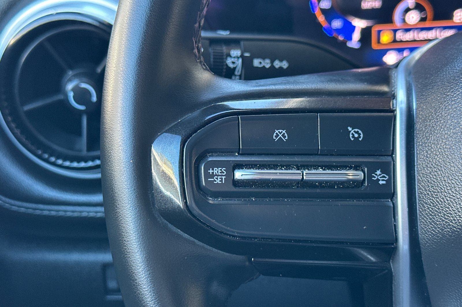 Certified 2024 Chevrolet Colorado LT w/ LT Convenience Package image 30