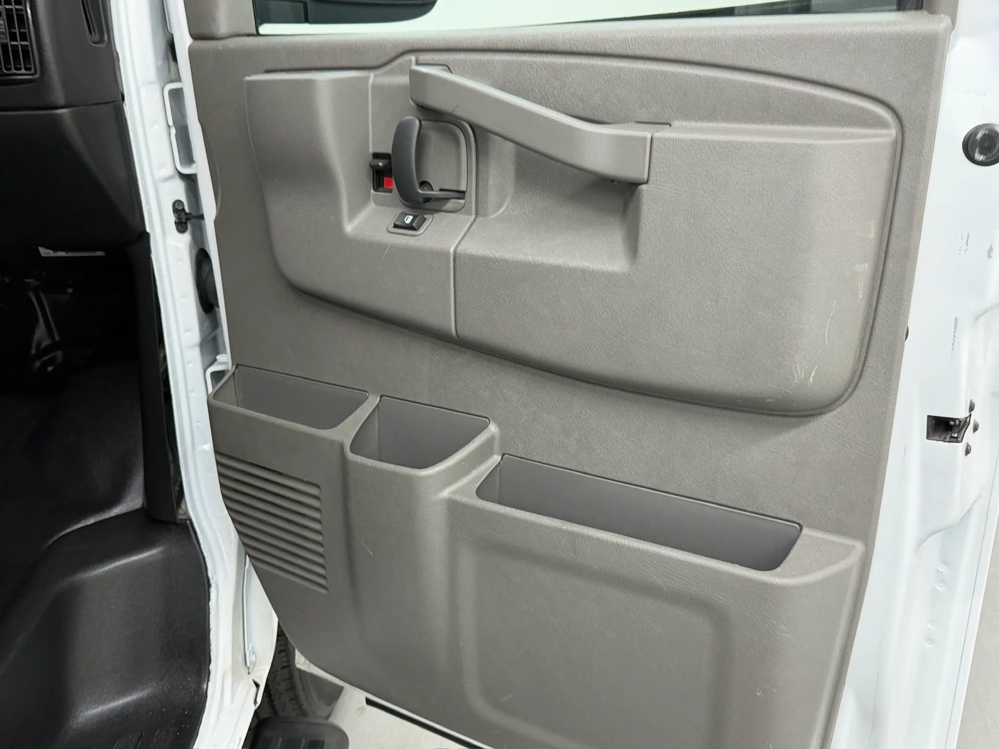 Used 2023 Chevrolet Express 3500 LS RWD image 13