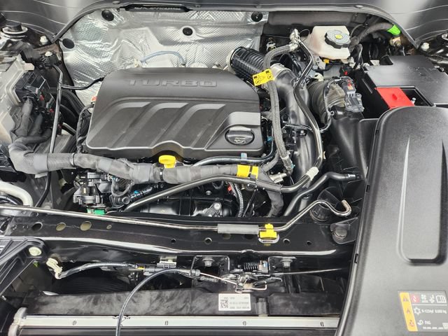 Used 2025 Chevrolet Trax RS w/ Driver Confidence Package FWD image 31