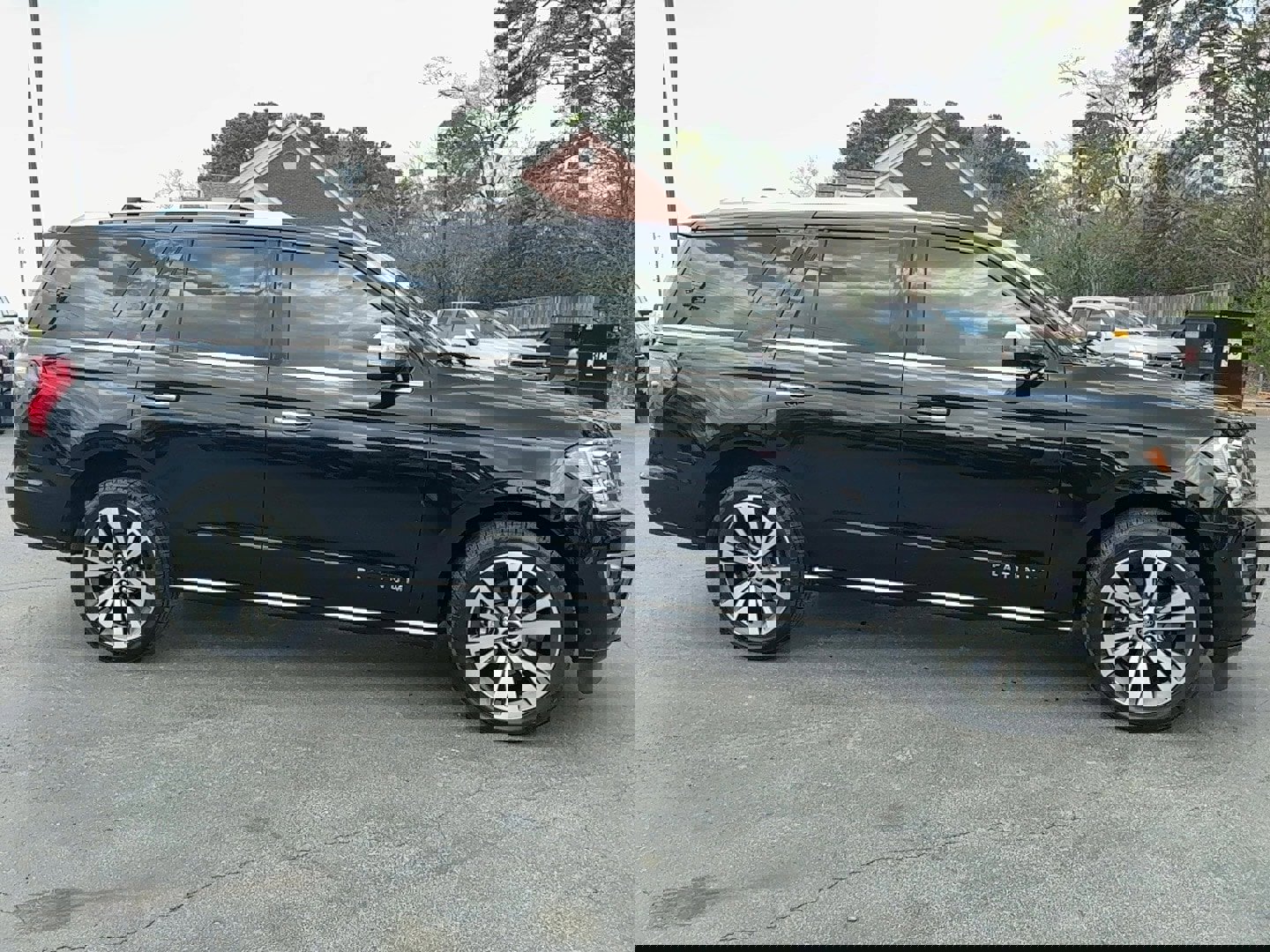 Used 2020 Ford Expedition Platinum image 4