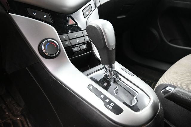 Used 2012 Chevrolet Cruze LS FWD image 21