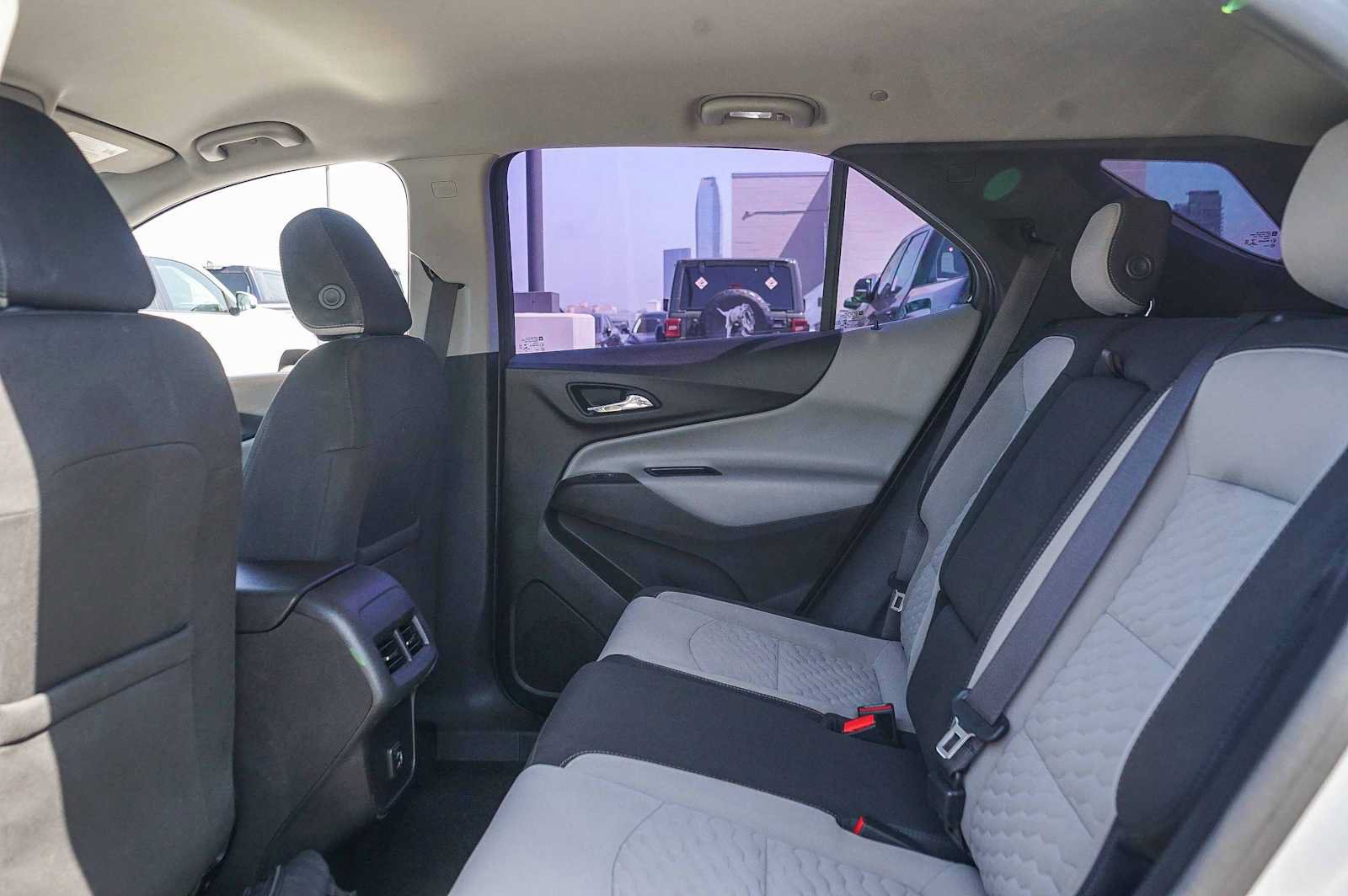 Used 2019 Chevrolet Equinox LS FWD image 17