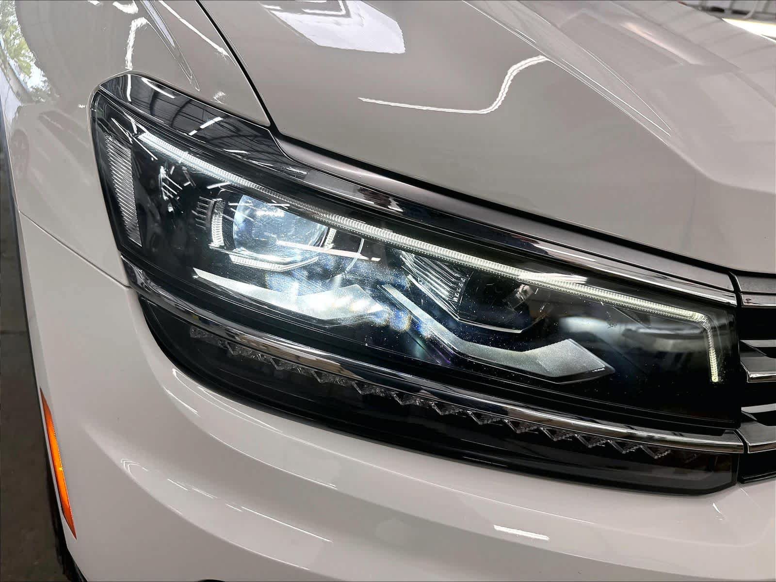 Used 2018 Volkswagen Tiguan SEL Premium AWD/4WD image 35