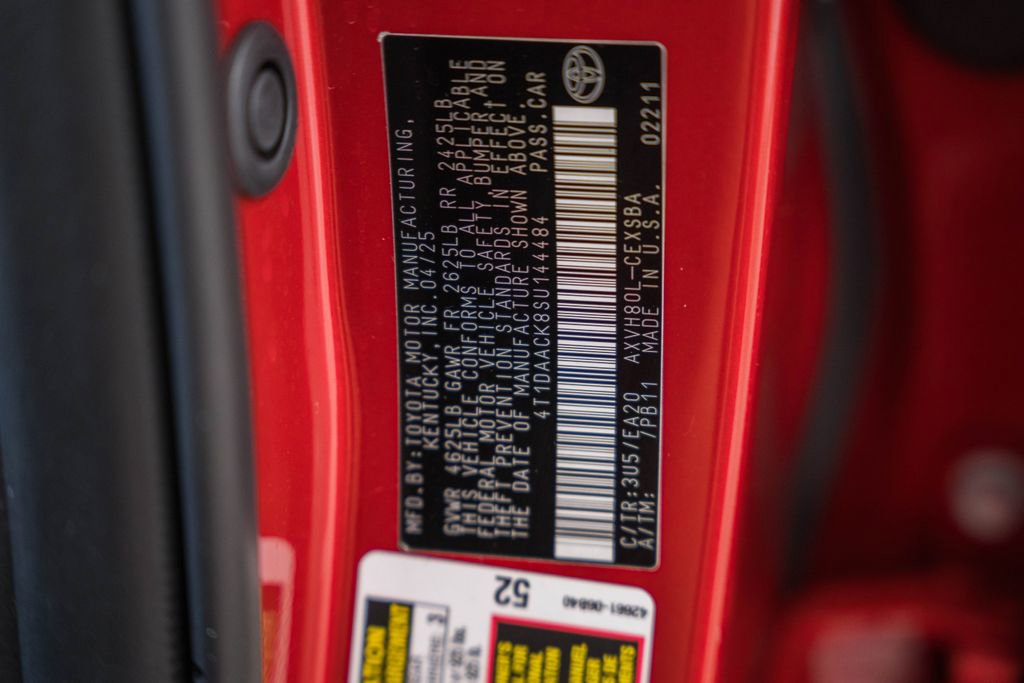 Used 2025 Toyota Camry SE image 39