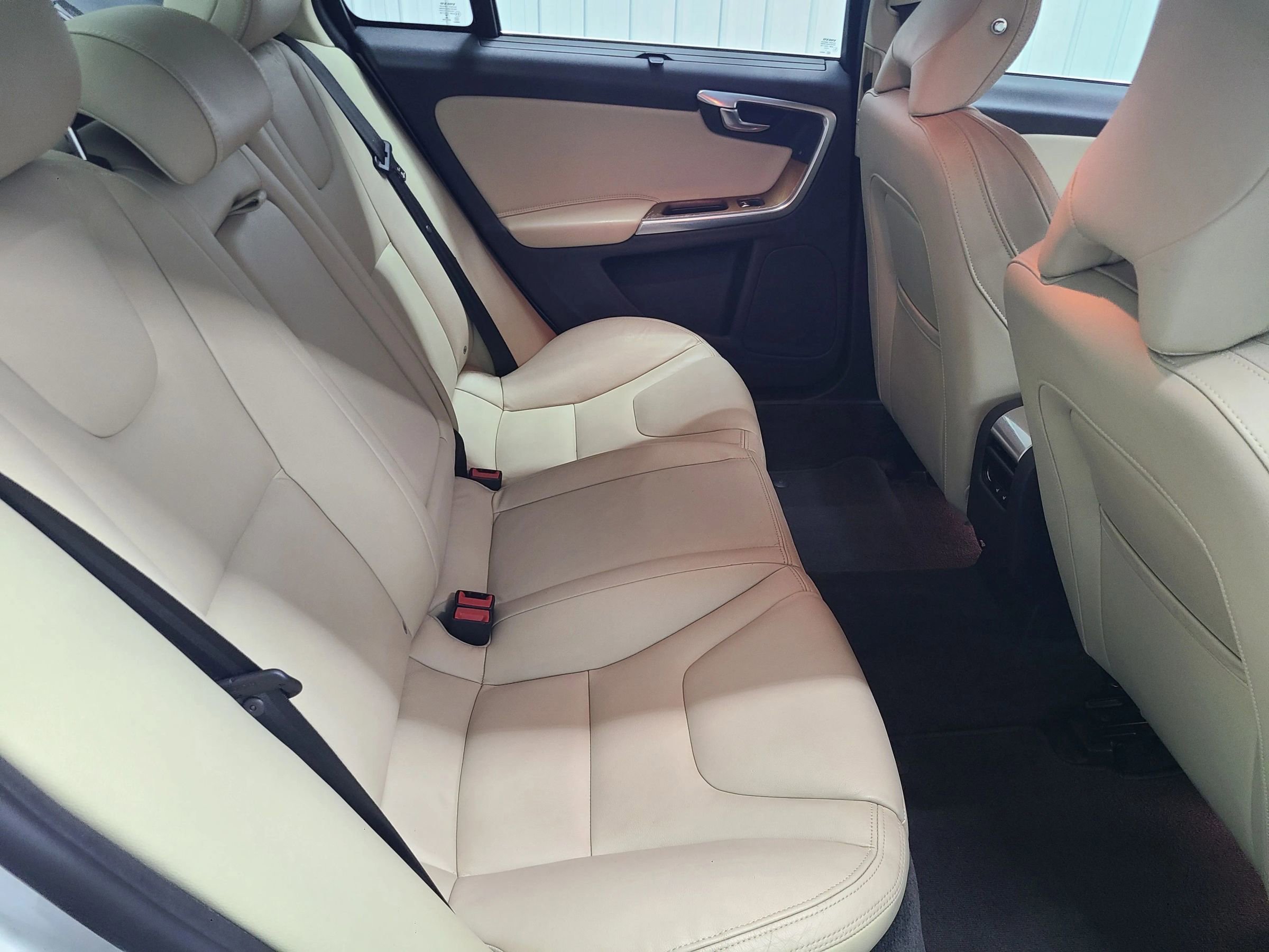 Used 2016 Volvo S60 T5 Premier image 38