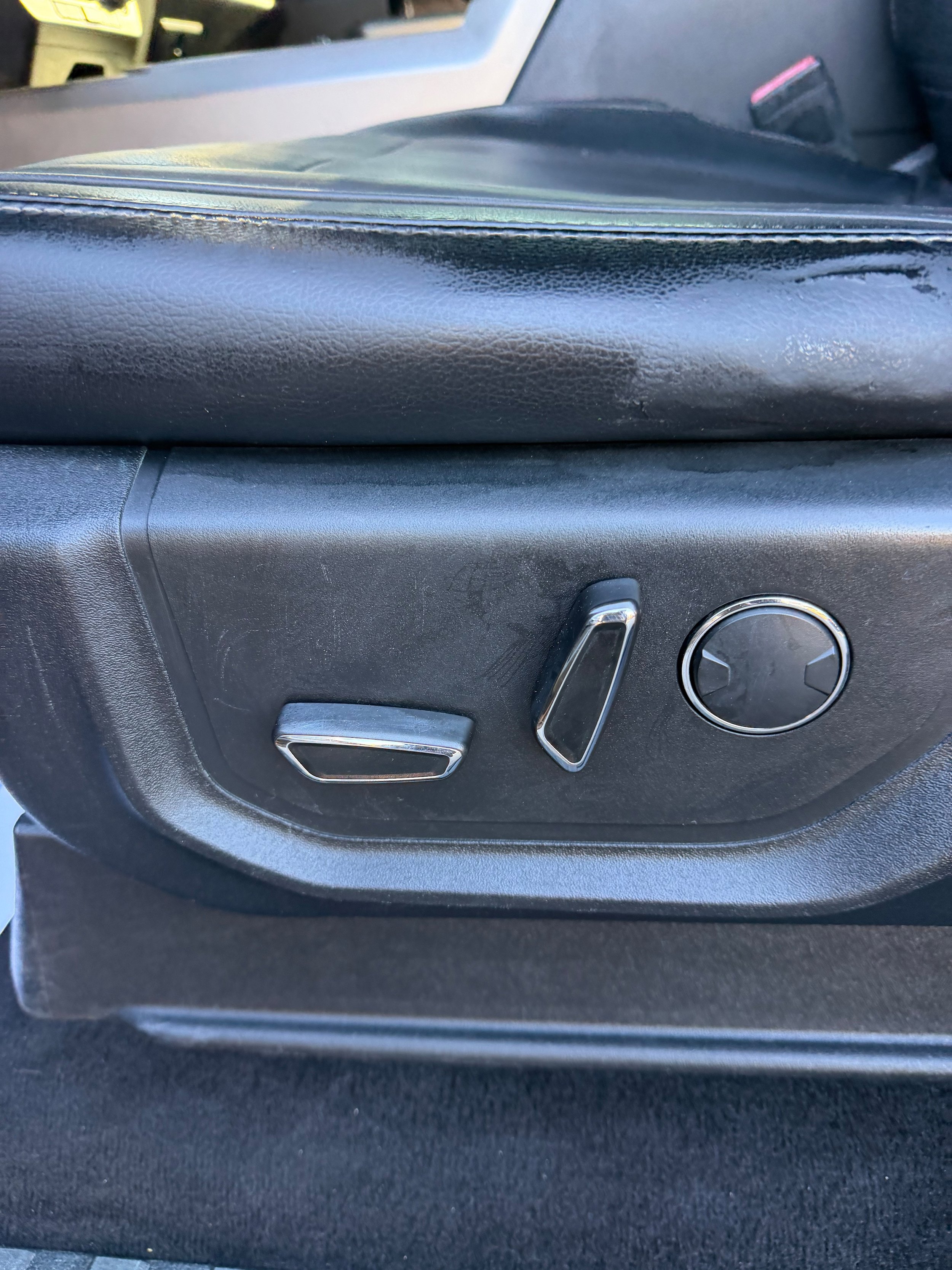 Used 2019 Ford F250 Lariat w/ Chrome Package image 16