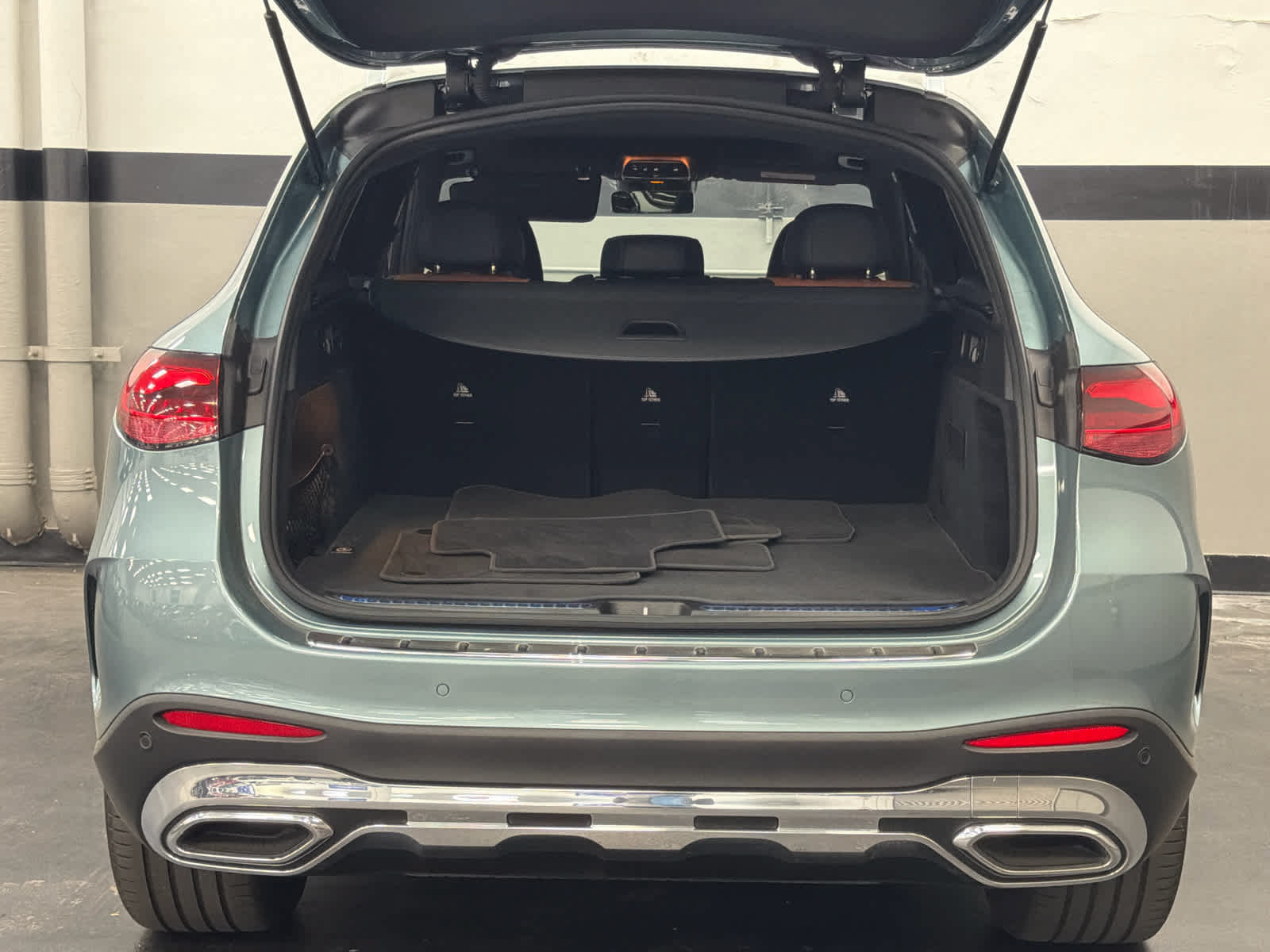 Used 2026 Mercedes-Benz GLC 300 image 16