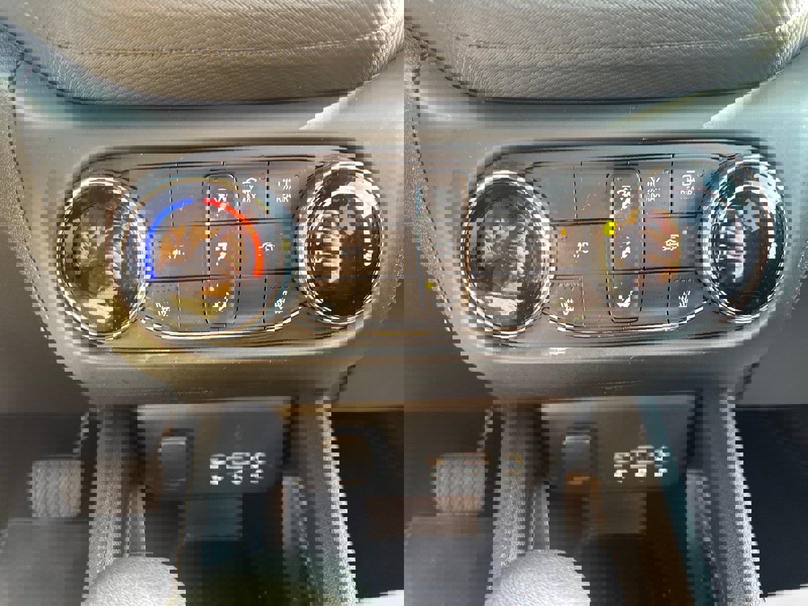 Used 2023 Chevrolet TrailBlazer LT image 29