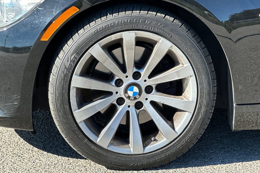 Used 2011 BMW 328i Convertible image 27