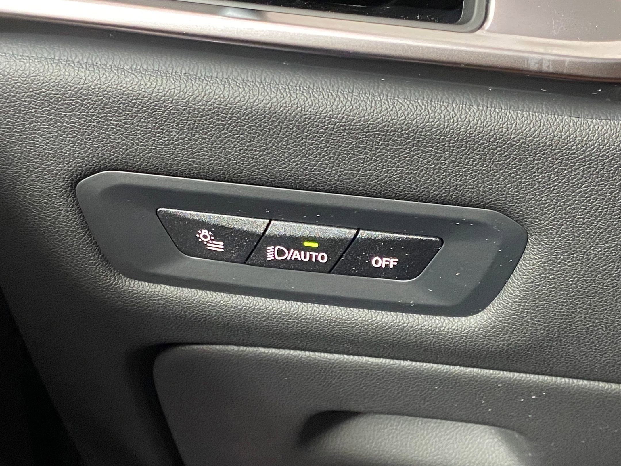 Used 2026 BMW X5 xDrive50e w/ M Sport Package image 28