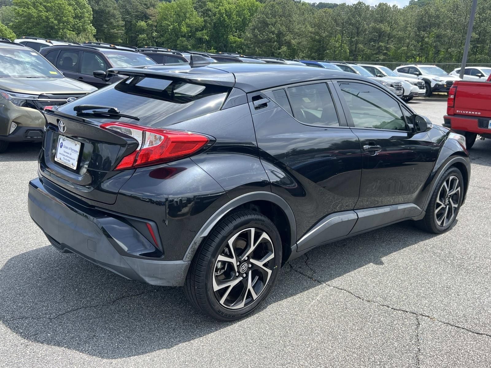 Used 2019 Toyota C-HR XLE FWD image 7