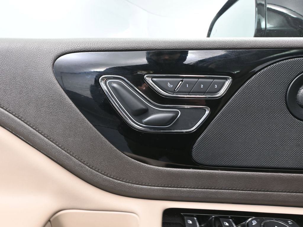 Used 2022 Lincoln Aviator Reserve w/ Elements Package Plus AWD/4WD image 21