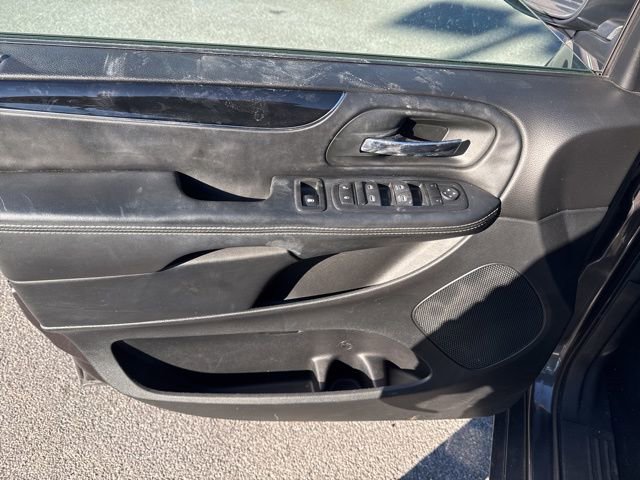 Used 2017 Dodge Grand Caravan SE image 15