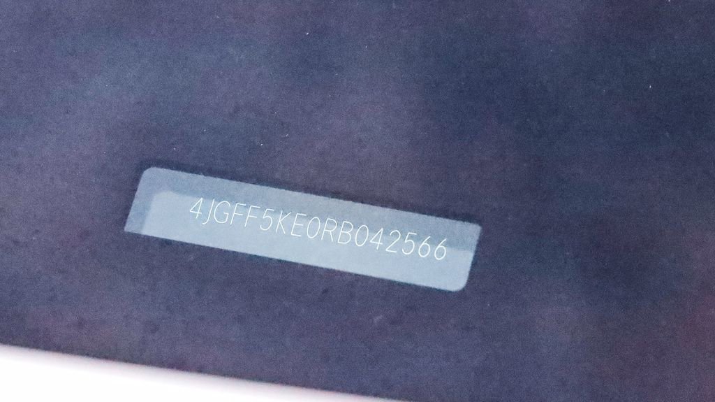 Used 2024 Mercedes-Benz GLS 450 4MATIC image 33