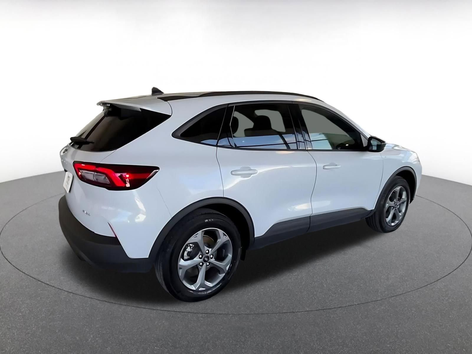 Used 2025 Ford Escape ST-Line AWD/4WD image 16