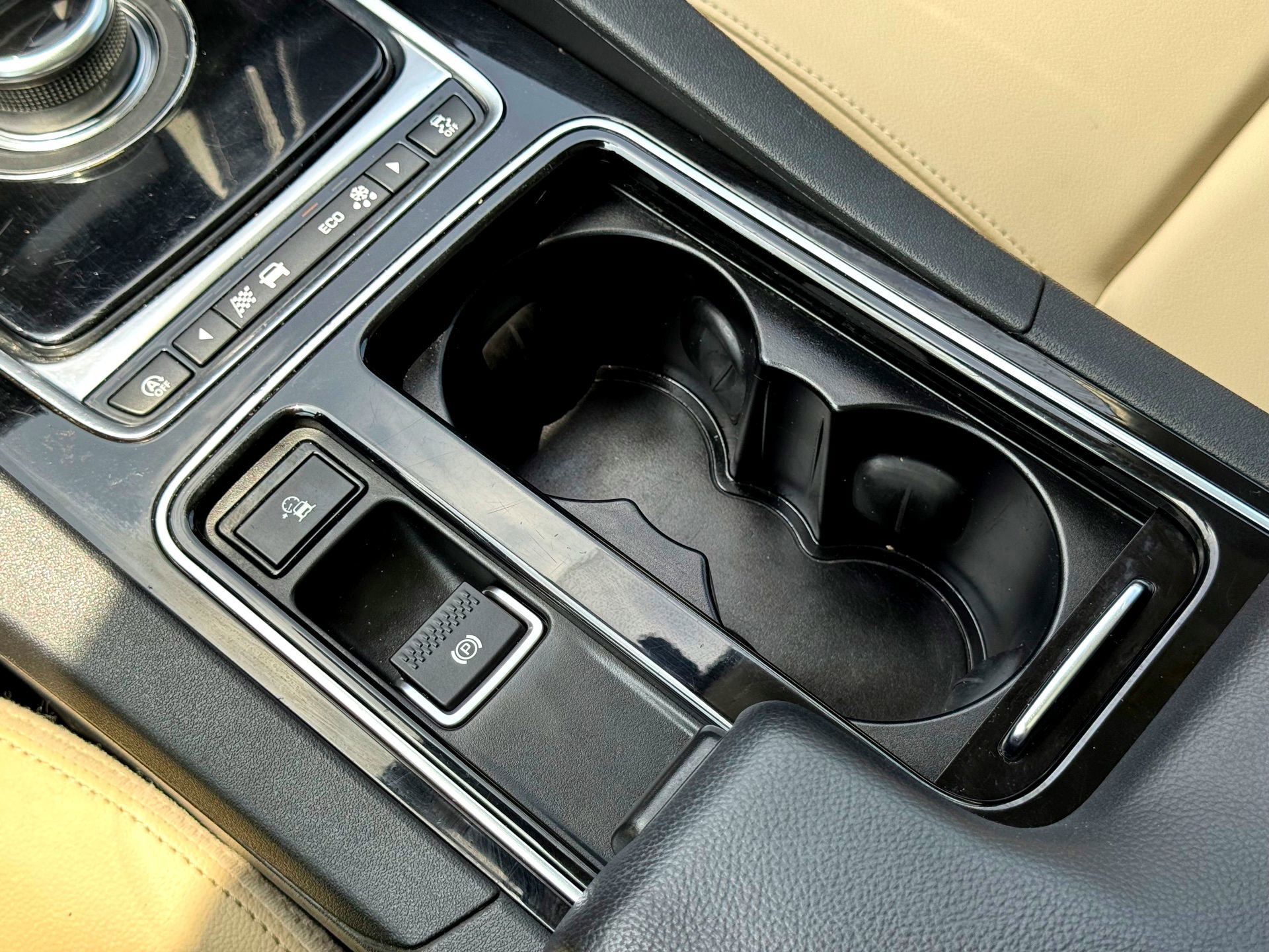 Used 2018 Jaguar F-PACE Premium AWD/4WD image 28