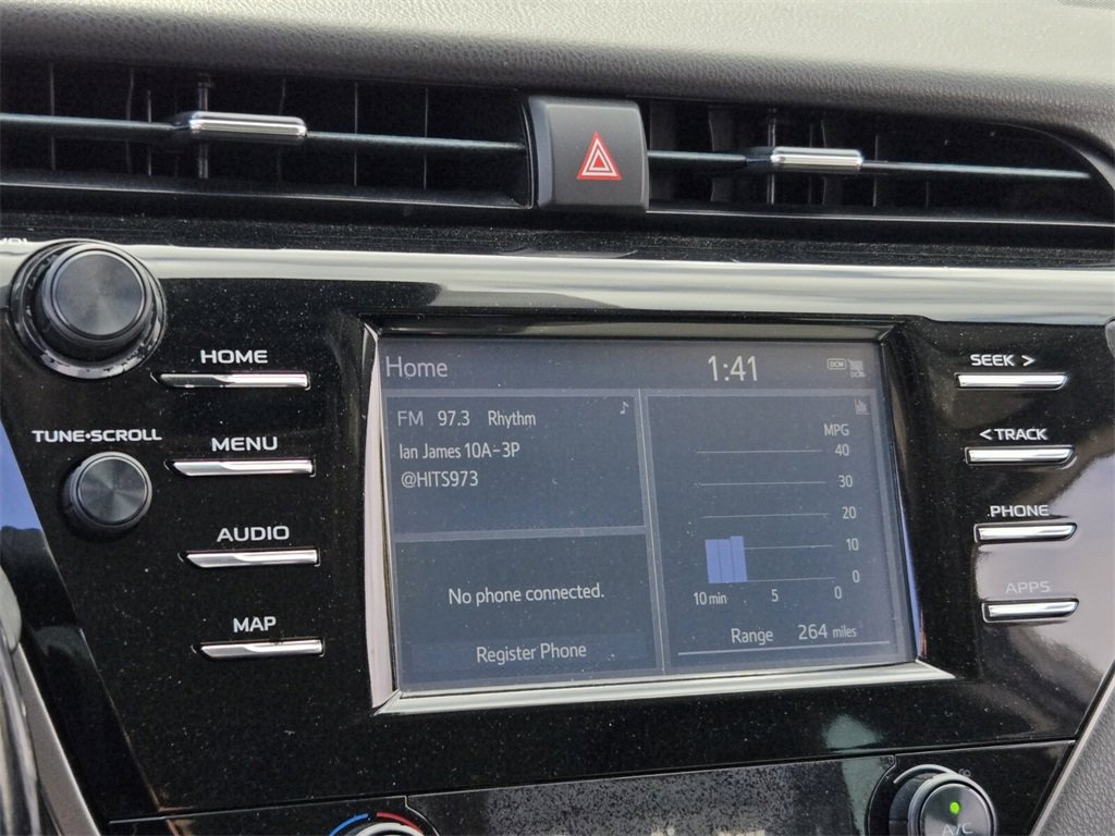 Used 2019 Toyota Camry L image 18